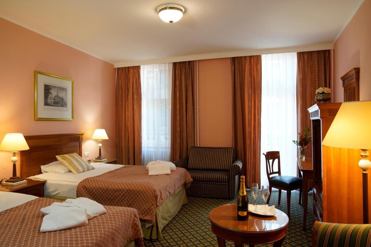 Hotel Villa Lauretta Karlsbad Exteriör bild